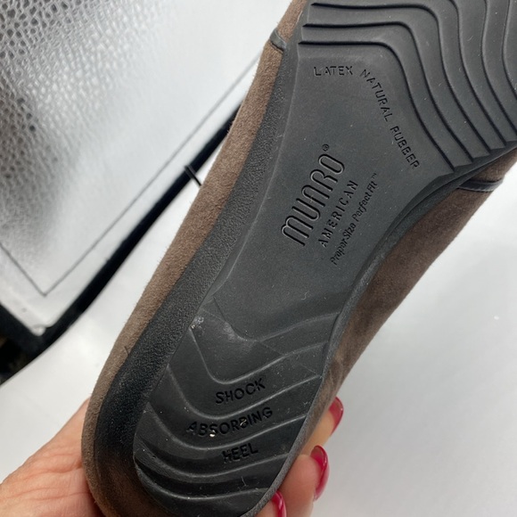 Munro Kara Bootie Wedge Taupe Suede Lace Up Shock Absorb Outsoles Women Size - Picture 11 of 12